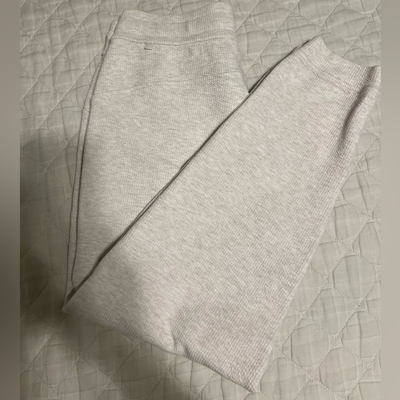 Lululemon Ribbed High Rise Joggers 7/8 - Picture 4 of 4